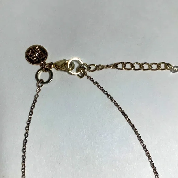 White House Black Market Necklace - Picture 3 of 5